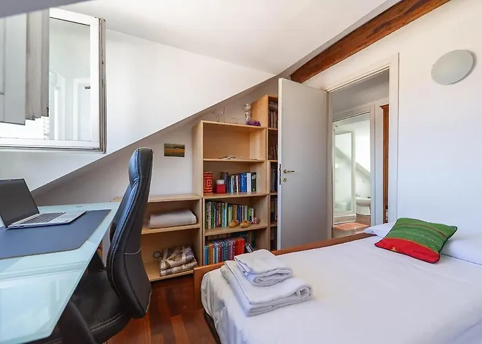Апартаменты Station 10 Min Private Terrace Skyview 6 Pax Милан