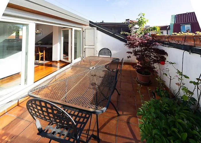 Апартаменты Station 10 Min Private Terrace Skyview 6 Pax *