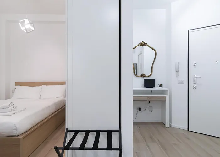 Italianway Easy - Cambiasi 8 * Milánó