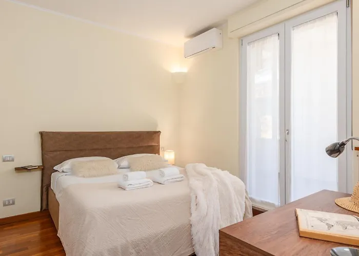 Flat In Center With Terrace, Near Garibaldi Fs *
