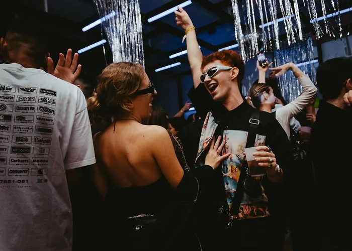 Vandrarhem Yellowsquare *