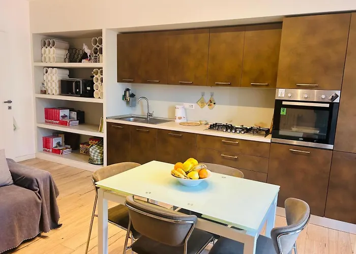 Lägenhet Three 2 Beds, 3rd Bed Available