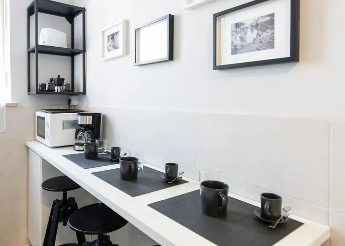 Contrasti - Black & White Apartman *