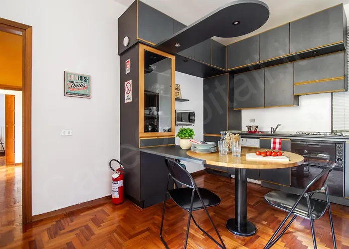 Apartment Guesthost - Charming 7 Stops From Duomo *