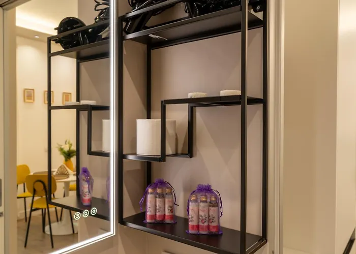 Teodorico Apartments - Quiet Garden View Apartment With Parking Mediolan