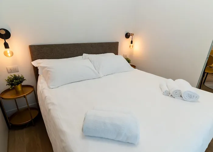 Teodorico Apartments - Quiet Garden View Apartment With Parking