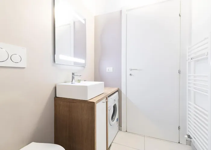 Easylife - - Balbo 10 - Bocconi Milano