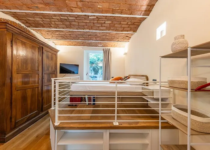 Апартаменты Navigli Typical With Private Courtyard