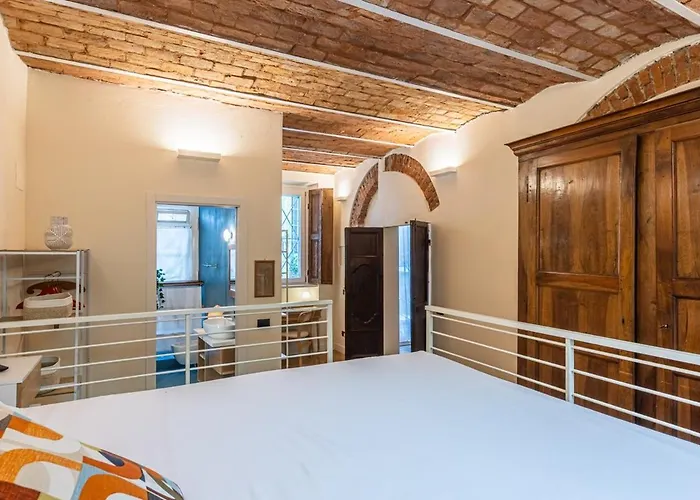 Апартаменты Navigli Typical With Private Courtyard *