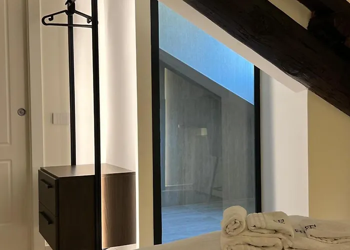 Brera Prestige Near Duomo Apartman *