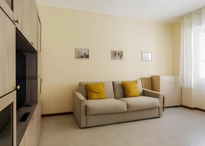 I-host - Della Torre 32 * מילאנו