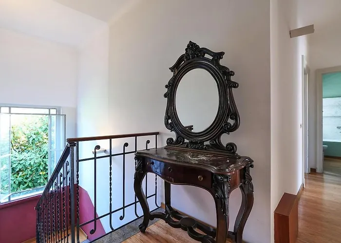 Contempora - Charming Liberty-style With Garden And Parking Near Life Villa