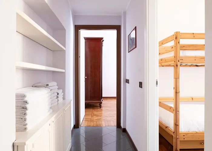 公寓 Sunshine-filled On Subway *