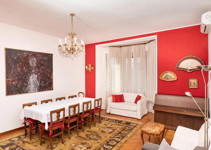 Sunshine-filled On Subway * 米兰