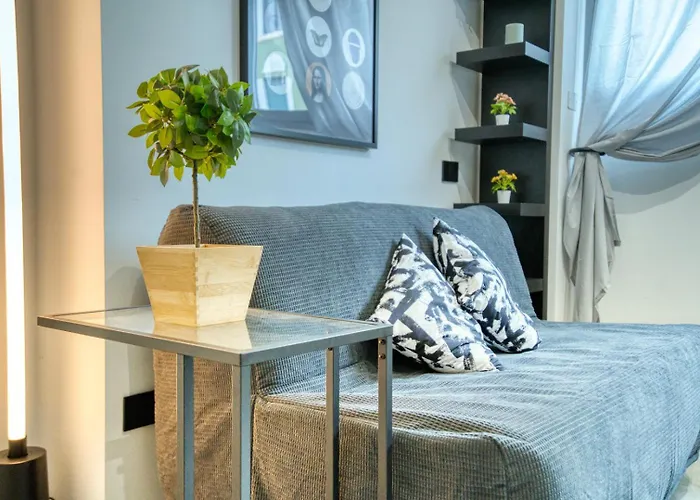 Hozyhome Strategica Soluzione In Fondazione Prada Lägenhet