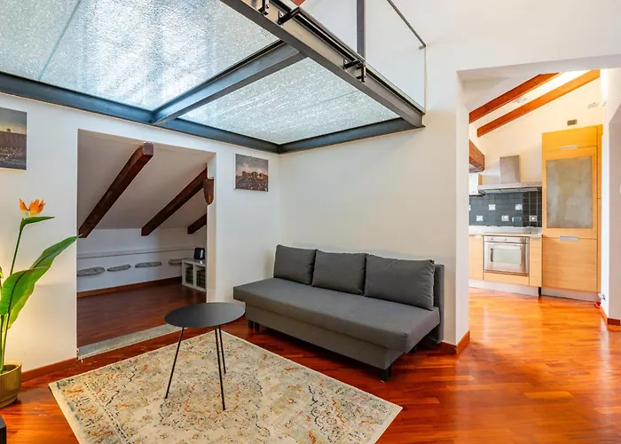 De Amicis' Nest - Center *