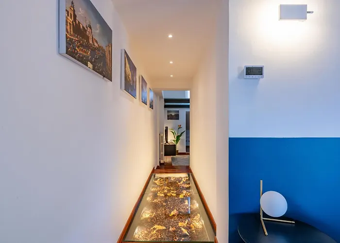 De Amicis' Nest - Center *