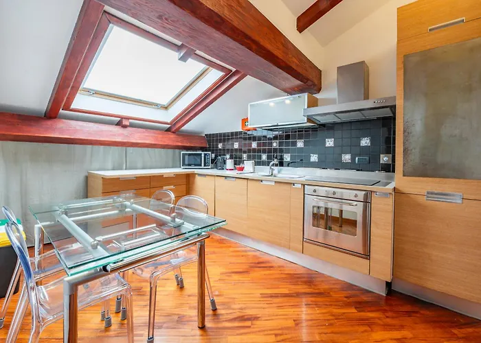 De Amicis' Nest - Center *