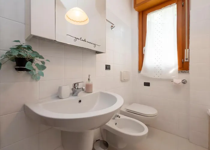 شقة Spazio Breda - Free Parking, Private Garage, Metro M1, Balcony, 4 Guests