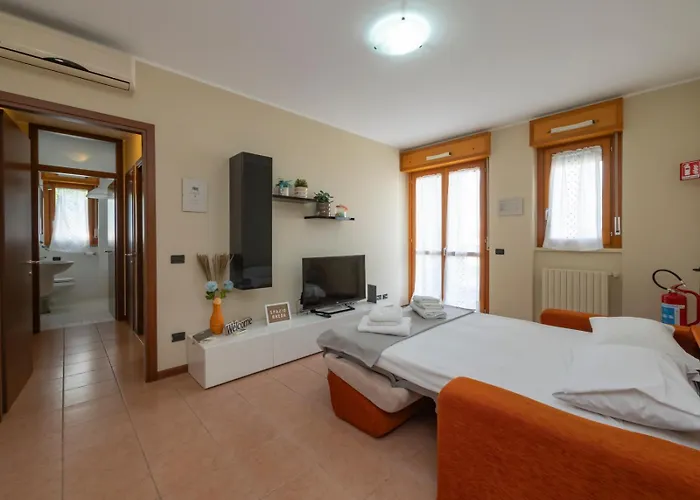 شقة Spazio Breda - Free Parking, Private Garage, Metro M1, Balcony, 4 Guests *