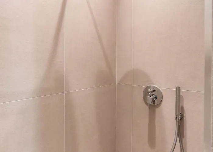 Apartamento Youhosty - Salasco Chic Milán