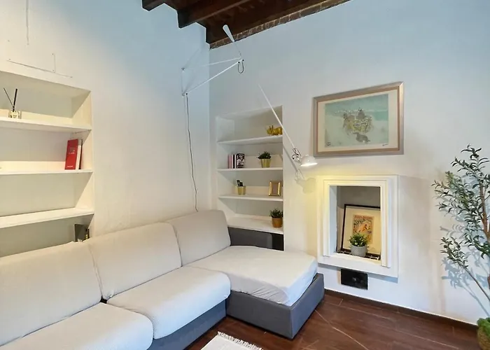 Sunny Balcony In Porta Romana