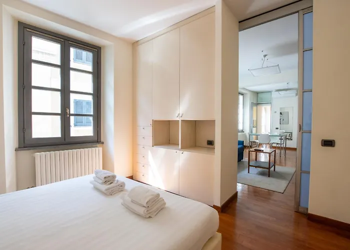 아파트 Via Dei Fabbri Michelangelo - Walk To Cattolica & Duomo - Navigli 5 Min *