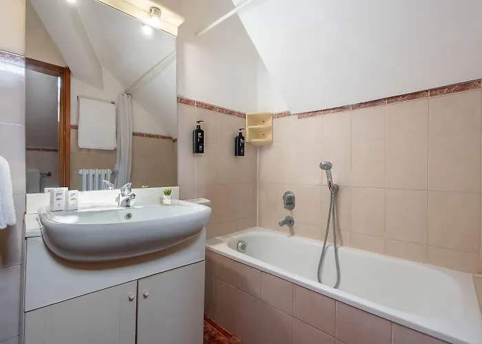 Ih Argonne Park 公寓式酒店