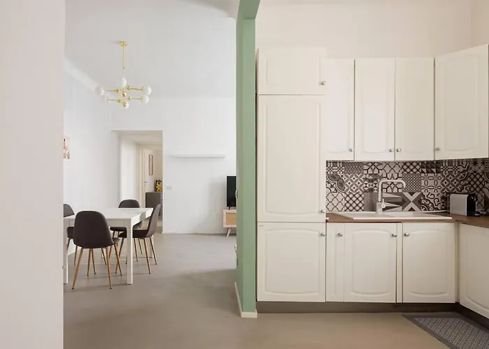 Apartment And Glamour Home!