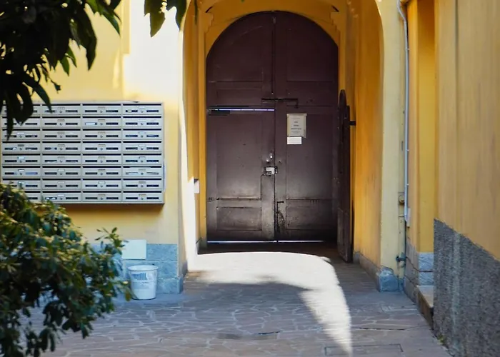 Loreto Cozy One Bedroom - 50 Mt From M1 Pasteur Metro Station Milan