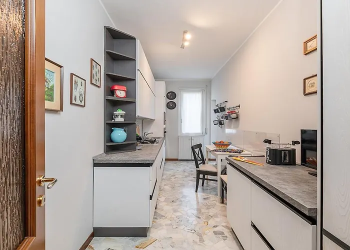 Quiet In Close To The Olimpic Village Milán