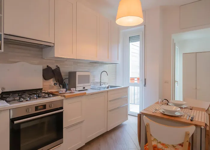 Apartment Homelovers Simple Quite Flat Sarpi Sempione Mm5 Gerusalemme Milan