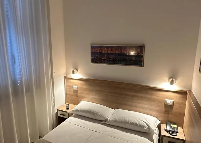 Montecarlo Отель