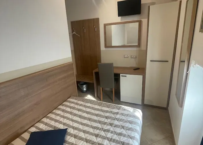 Отель Montecarlo 3*