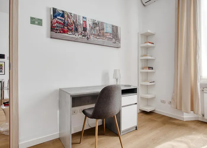 The Light Station District ميلان