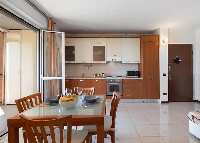 Elegant Terrace Flat Parking Near Rho Fiera Mi Daire *