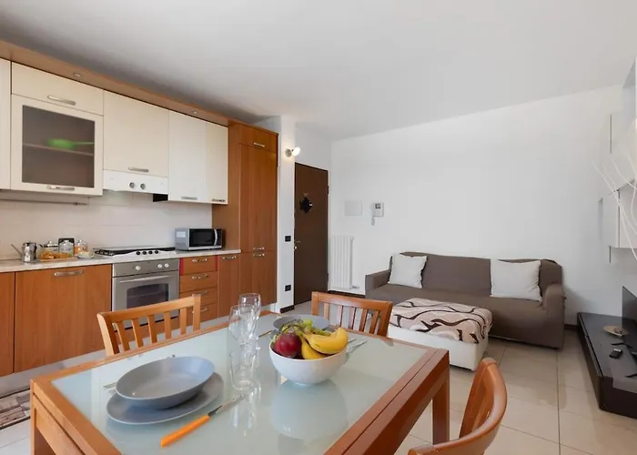 Daire Elegant Terrace Flat Parking Near Rho Fiera Mi