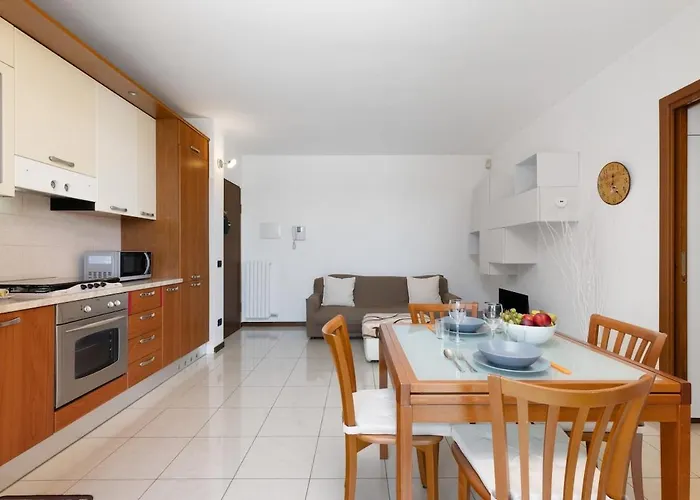 Daire Elegant Terrace Flat Parking Near Rho Fiera Mi