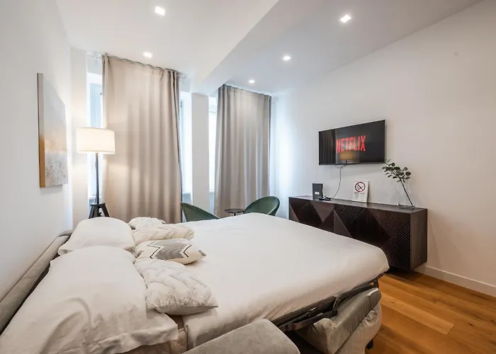 公寓 Duomo Area Luxury Design & Netflix Mood *