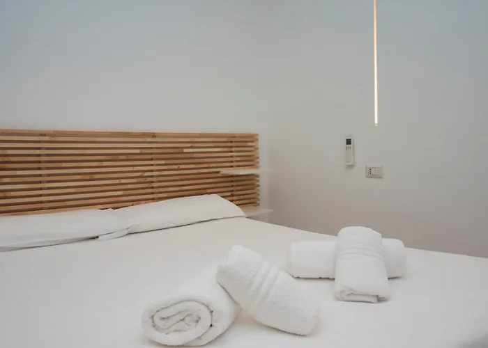 I-host - Cambiasi 8 Apartamento *