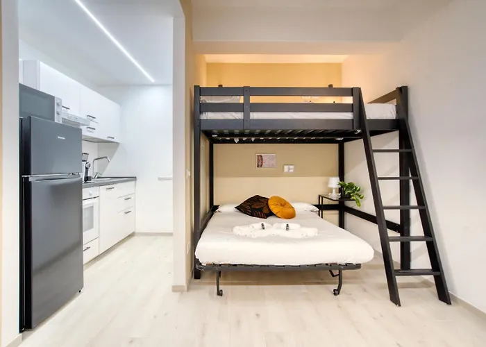 Hostmate - - Suzzani - Bicocca Milánó