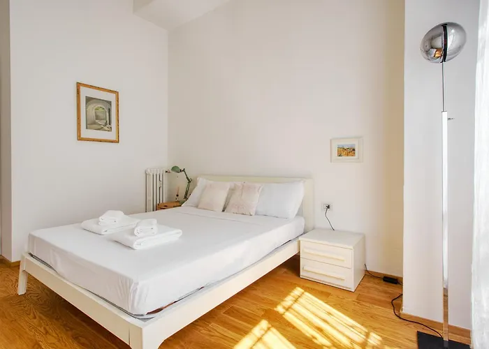 Apartamento Just Urban - 1br With Outdoor Space - 10 Min Duomo By Tram