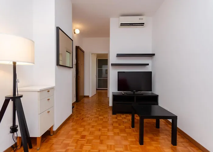 Vivimihome Gambara House 2 Minutes From The Metro דירה מילאנו