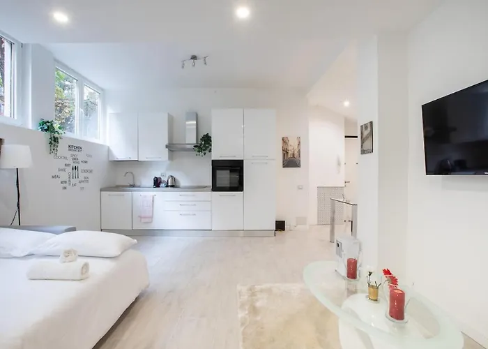 Cozy Citylife Retreat Apartment