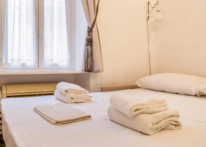 Uni Cattolica Via Novati 2 Pax Wi-fi Appartement