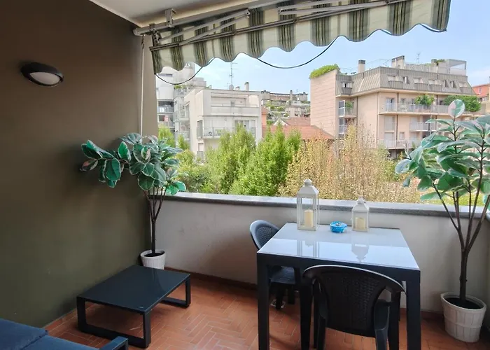 With Exclusive Terrace In Downtown With Ac,wifi,subway M1 M2 In Shopping Area