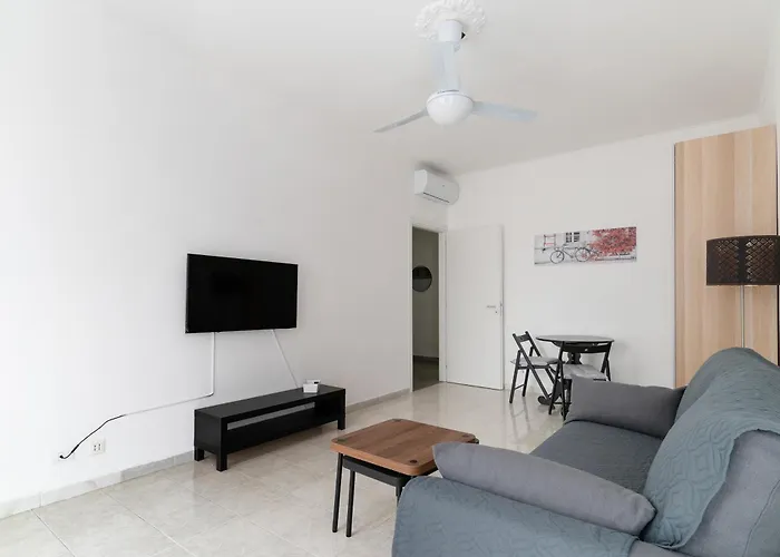 Guesthost - Cimiano M2 Cosy Appartamento