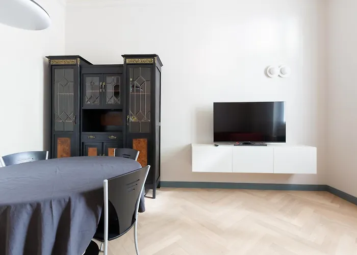 Guesthost - Piazza Ascoli Cosy * Milano