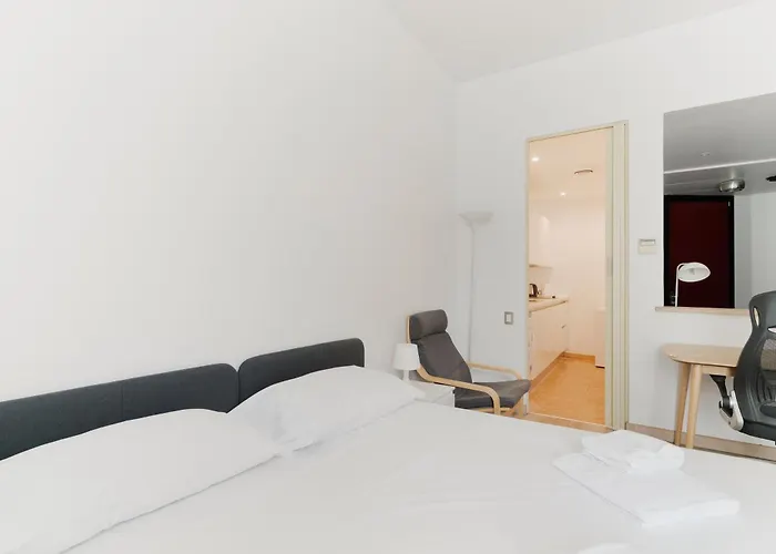 Guesthost - Cosy Missori M3 Appartement Milaan
