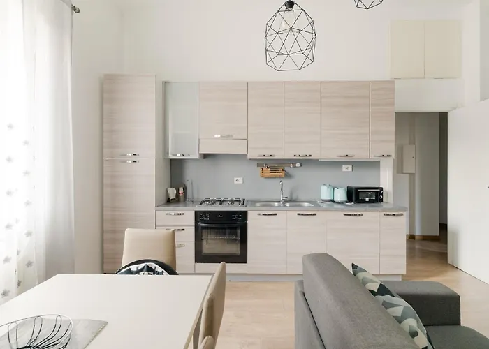 Guesthost - Modern & Cozy In X4 Apartman *